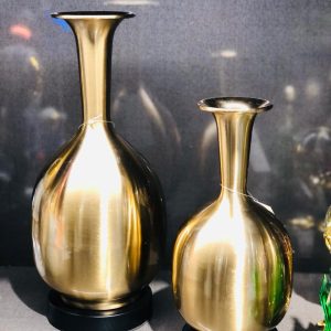 DISCERNING BRASS VASES